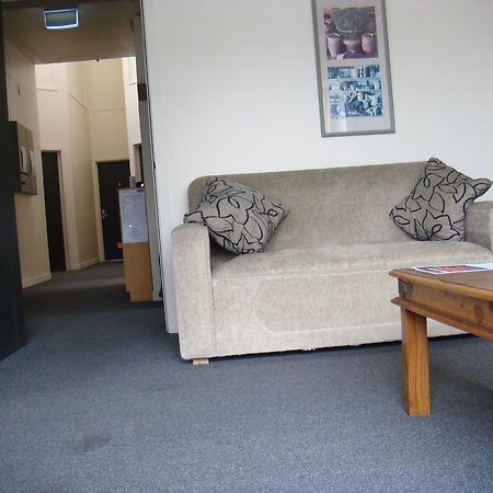 Cromwell Backpackers Hostel Buitenkant foto