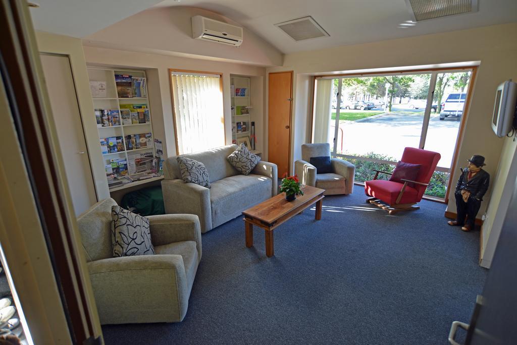 Cromwell Backpackers Hostel Buitenkant foto