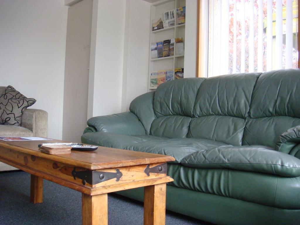 Cromwell Backpackers Hostel Buitenkant foto