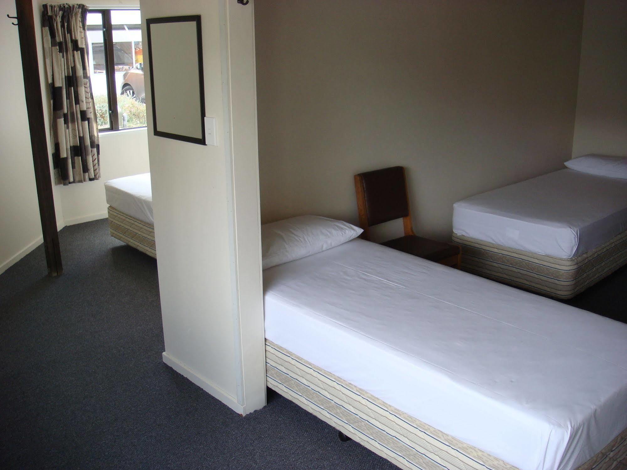 Cromwell Backpackers Hostel Buitenkant foto