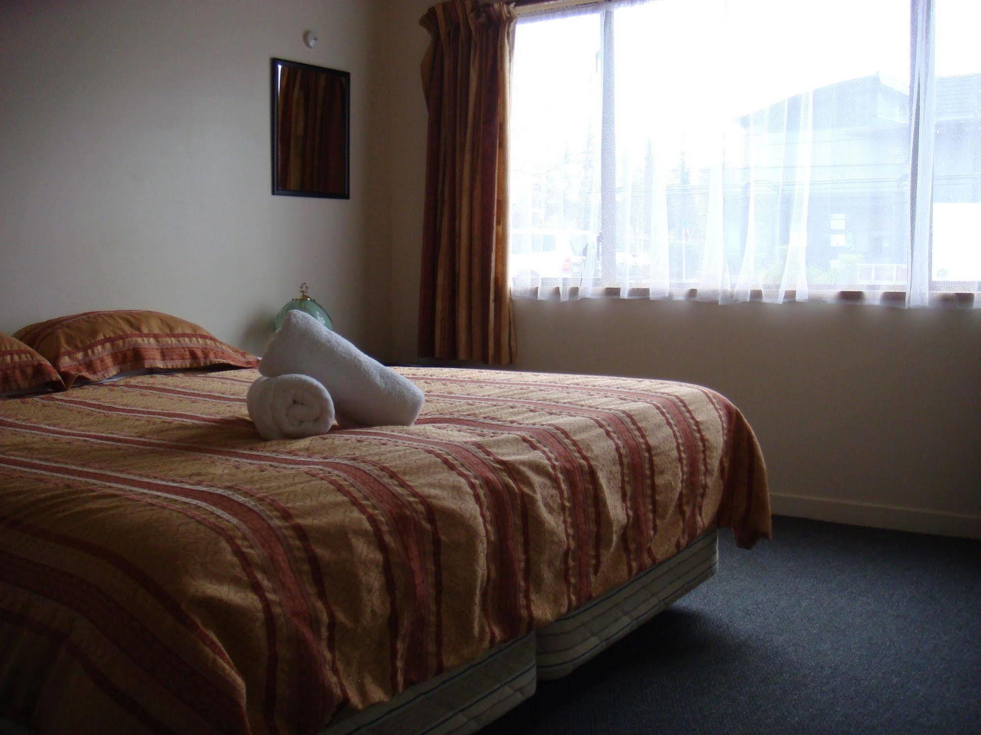Cromwell Backpackers Hostel Buitenkant foto